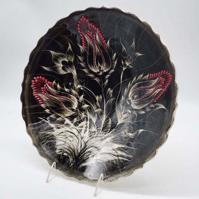 Black-white-red-12-plate